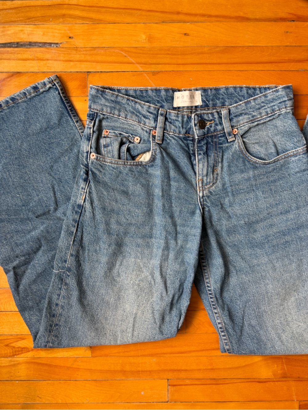 Motel low rise straight jeans size 26